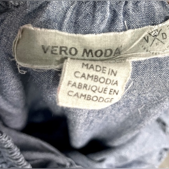 Vero Moda Off Shoulder Chambray Jumpsuit Size Medium - Picture 11 of 14